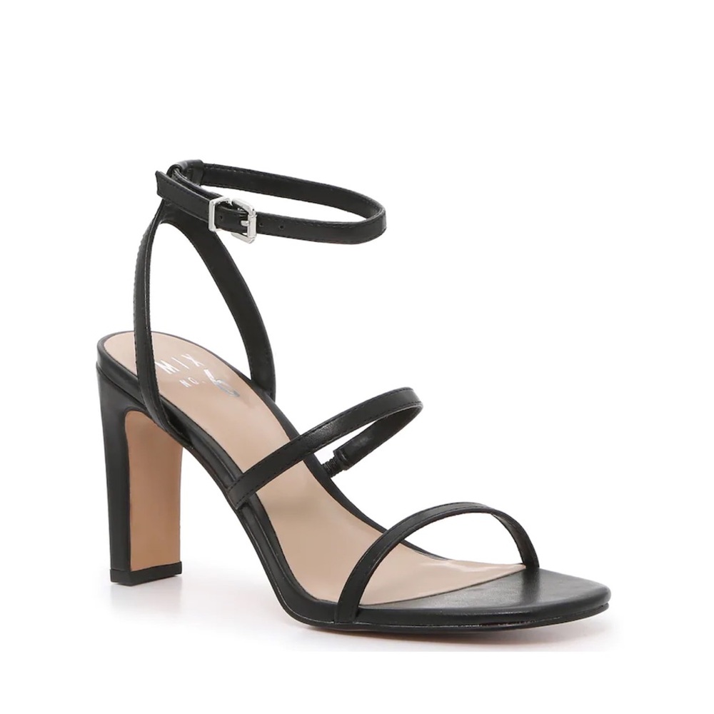 NWOT Mix No. 6 Black Strappy Block Heel Sandals